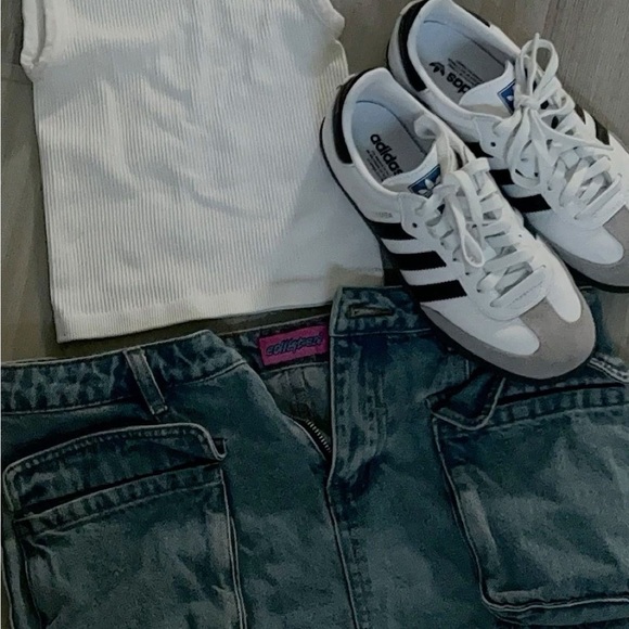 Meet your Posher, Leah - Picture 1 of 1